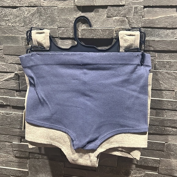 Lucky Brand Textured Stretch Comfort 3 pc Set - One Pullon Bra and Two BoyShorts - Picture 2 of 3